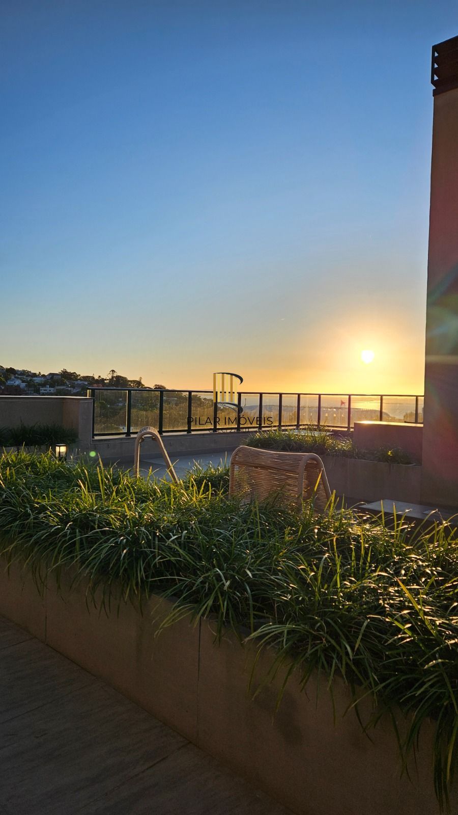 APARTAMENTO 3 DOMIRTÓRIOS - 3 SUITES - 2 VAGAS - MENINO DEUS - PORTO ALEGRE - RS