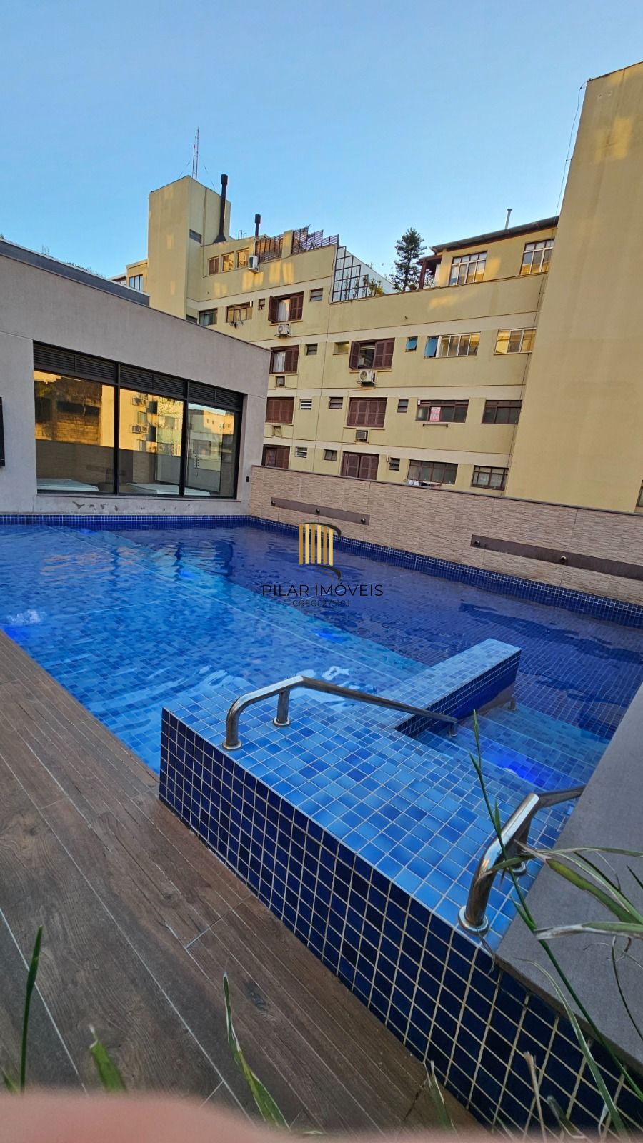 APARTAMENTO 3 DOMIRTÓRIOS - 3 SUITES - 2 VAGAS - MENINO DEUS - PORTO ALEGRE - RS