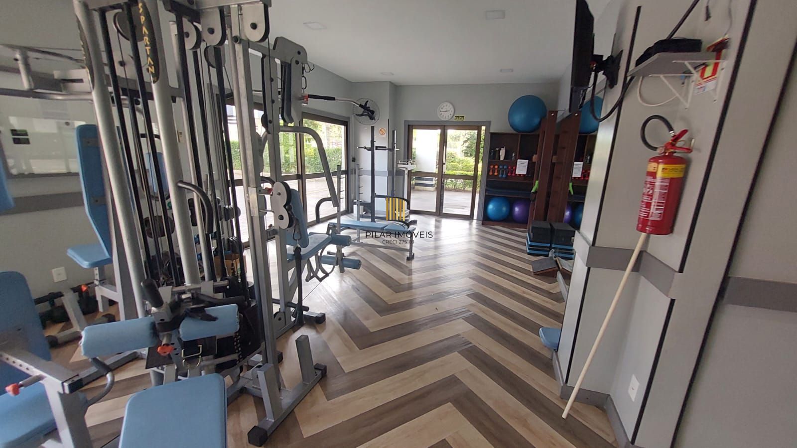 APARTAMENTO 3 DORMITÓRIOS - SUITE - CHURRASQUEIRA  - CRISTAL - PORTO ALEGRE - RS