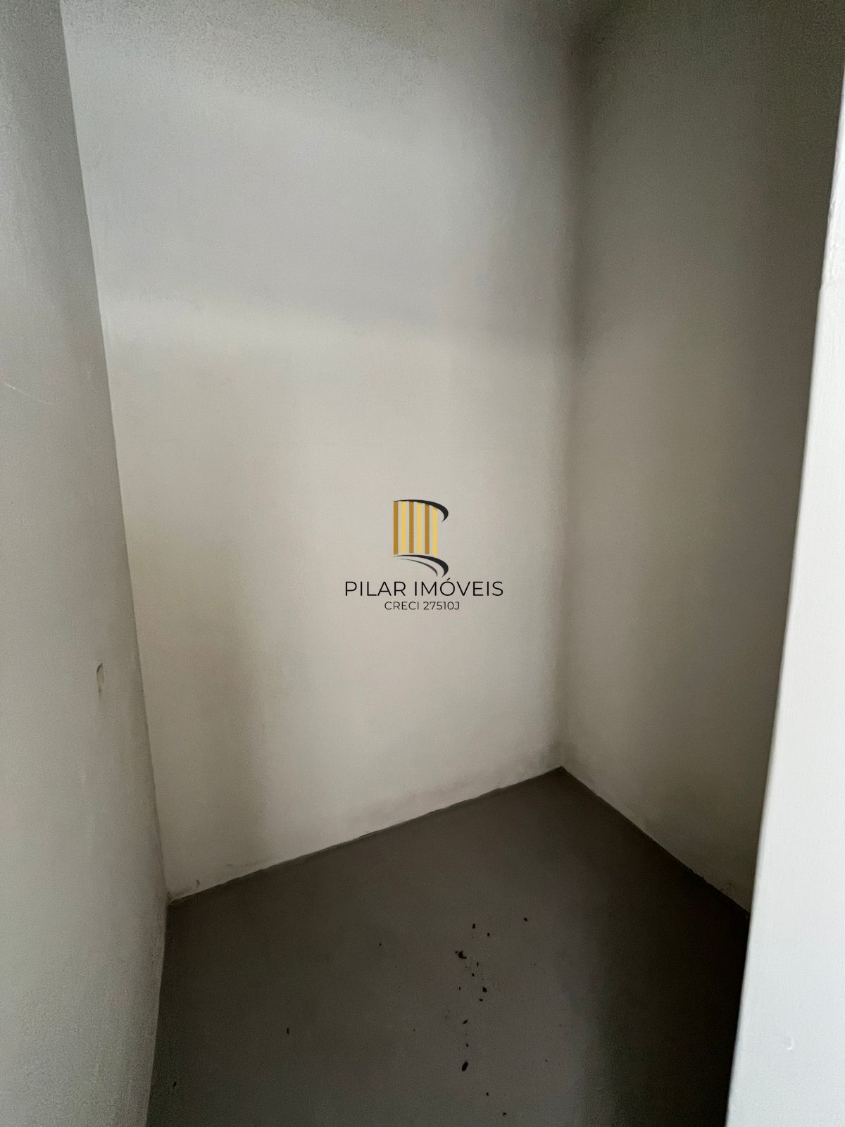 Apartamento térreo com pátio privativo em localização estratégica