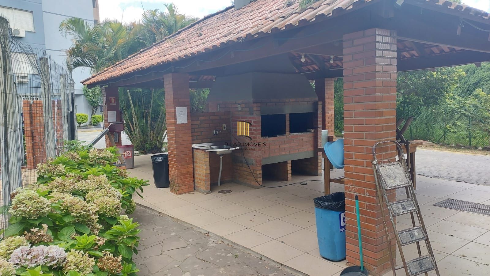 APARTAMENTO 2 DOMIRTÓRIOS - 1 VAGA - ELEVADOR - INFRAESTRUTURA - CAVALHADA