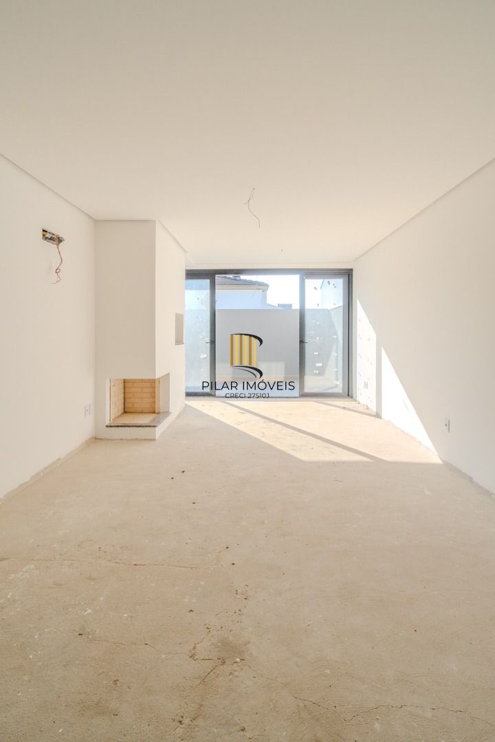 Apartamento Garden / 3 Dormitórios / Suíte / Amplo Pátio / Bairro Tristeza