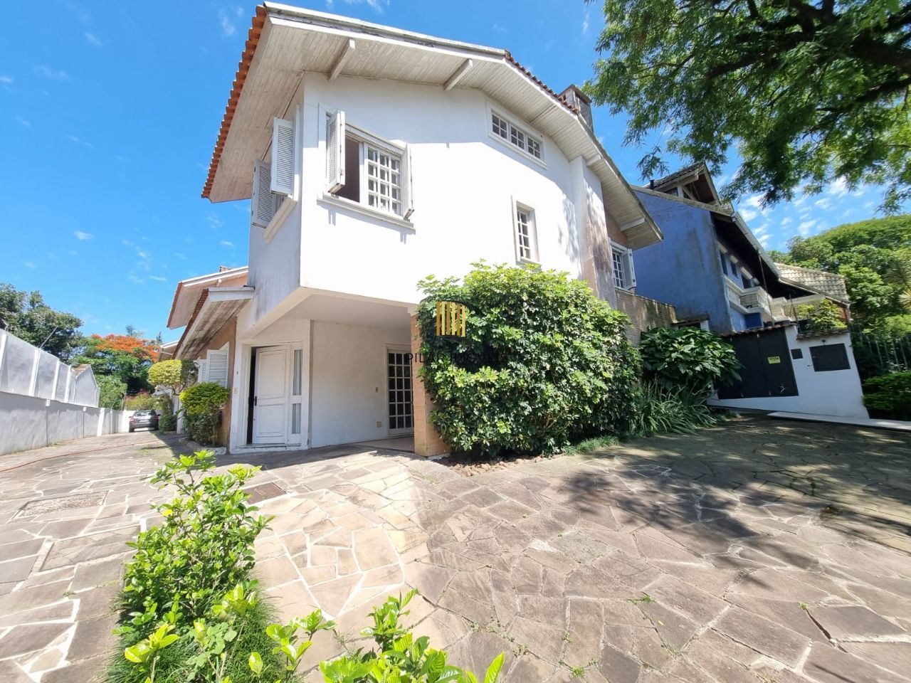 Casa para Venda - 189.4m², 4 dormitórios, sendo 1 suites, 2 vagas - Jardim Isabel