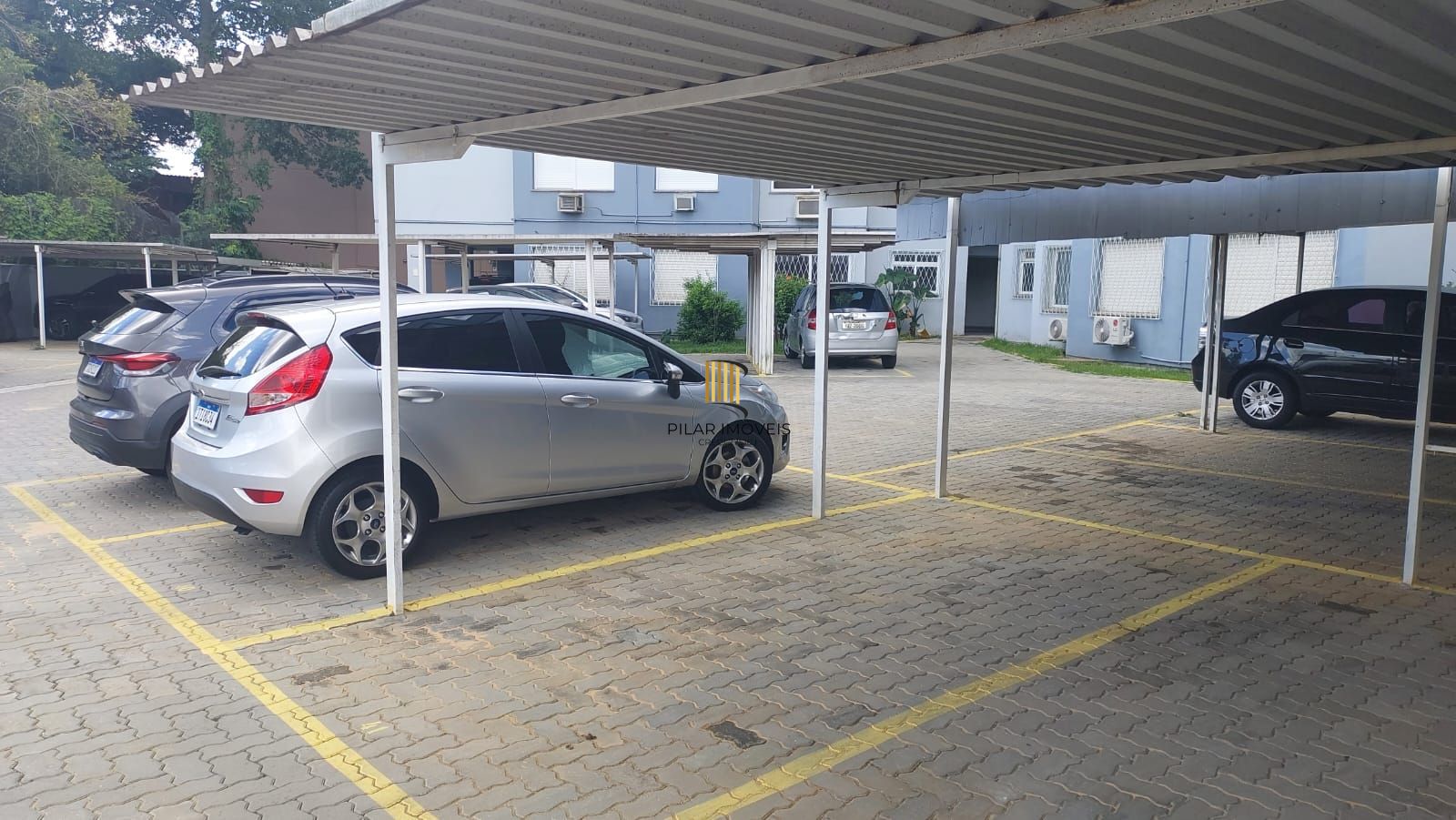 APARTAMENTO 2 DOMIRTÓRIOS - 1 VAGA - ELEVADOR - INFRAESTRUTURA - CAVALHADA