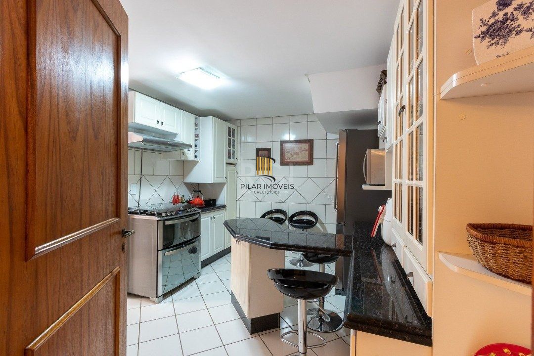 Casa a venda em condominio no bairro Jardim Isabel