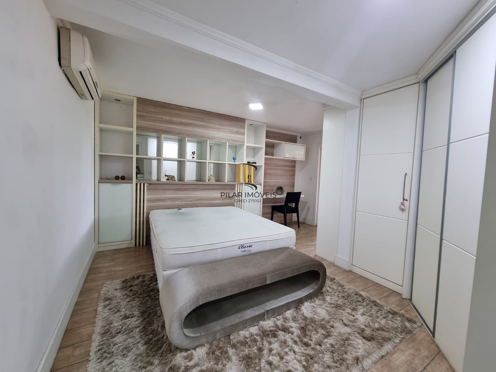 Casa em Condomínio 3 Suítes / Bairro Ipanema