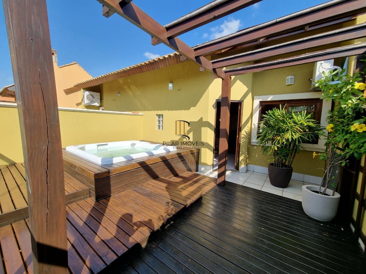 Casa com 3 Dormitórios - Bairro Assunção - Próximo ao Guaíba