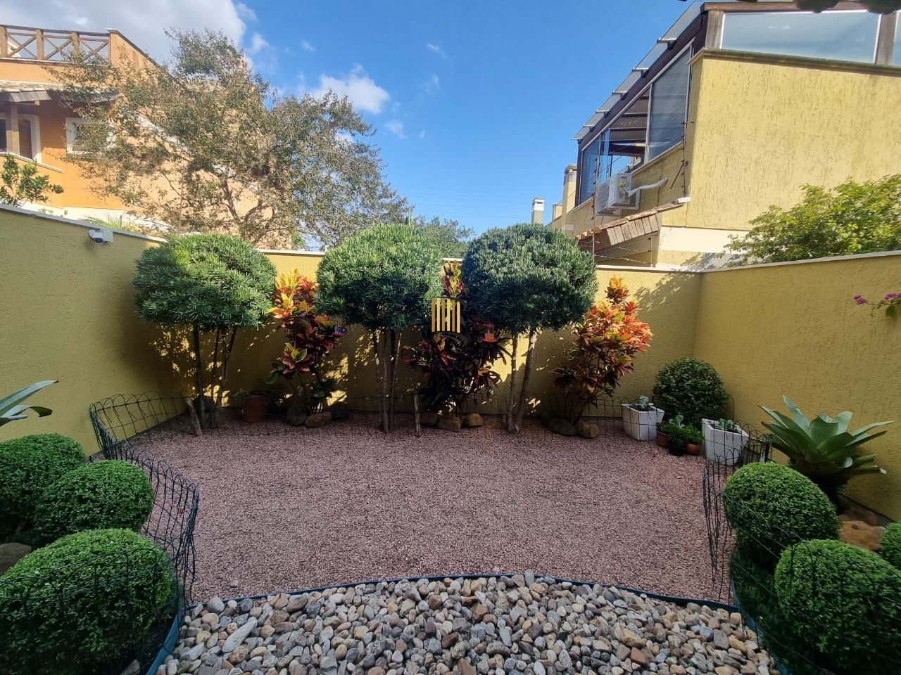 Casa com 3 Dormitórios - Bairro Assunção - Próximo ao Guaíba