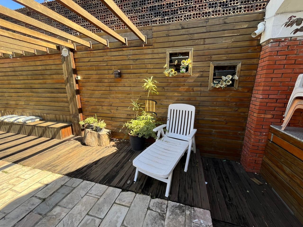 Casa 3 Dormitório(s) Bairro Guarujá