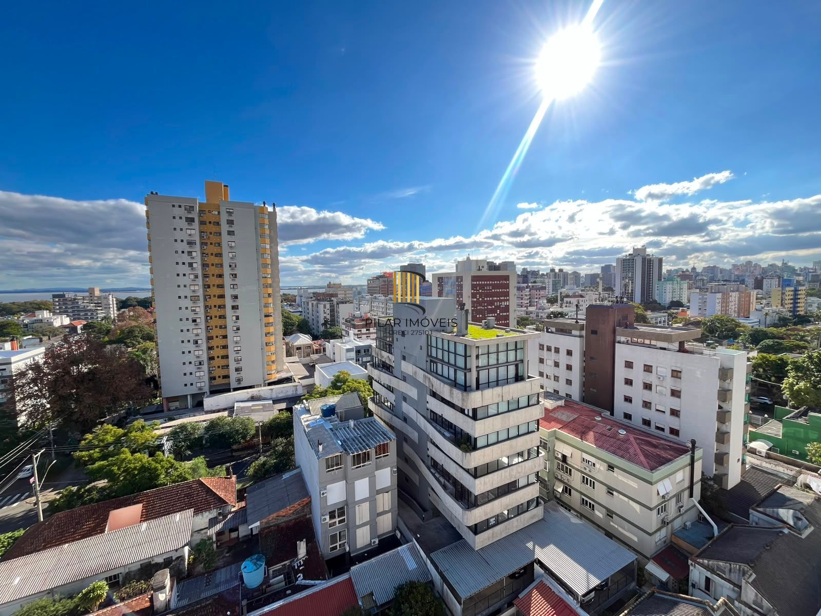 Apartamanto a venda no Menino Deus com 3 quartos e sacada