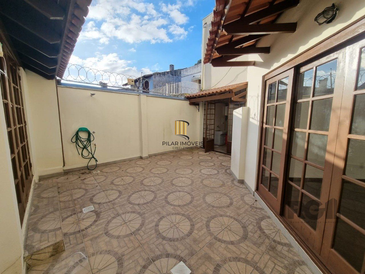 Casa 03 Dormitórios Condomínio Fechado Bairro Jardim Isabel