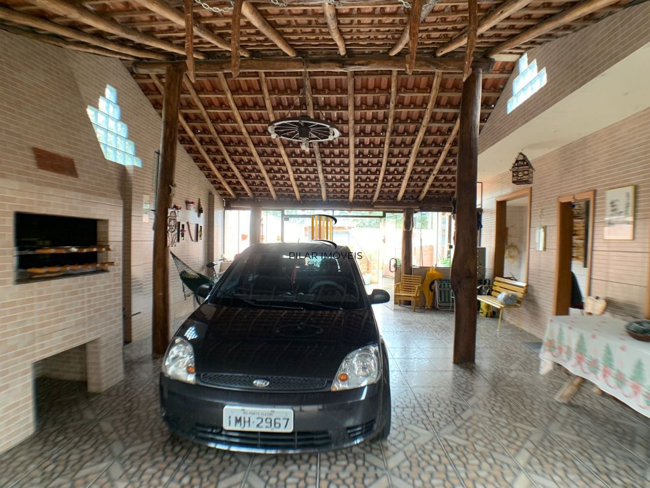 Casa para Venda - 318m², 3 dormitórios, Piscina, Bairro Guarujá