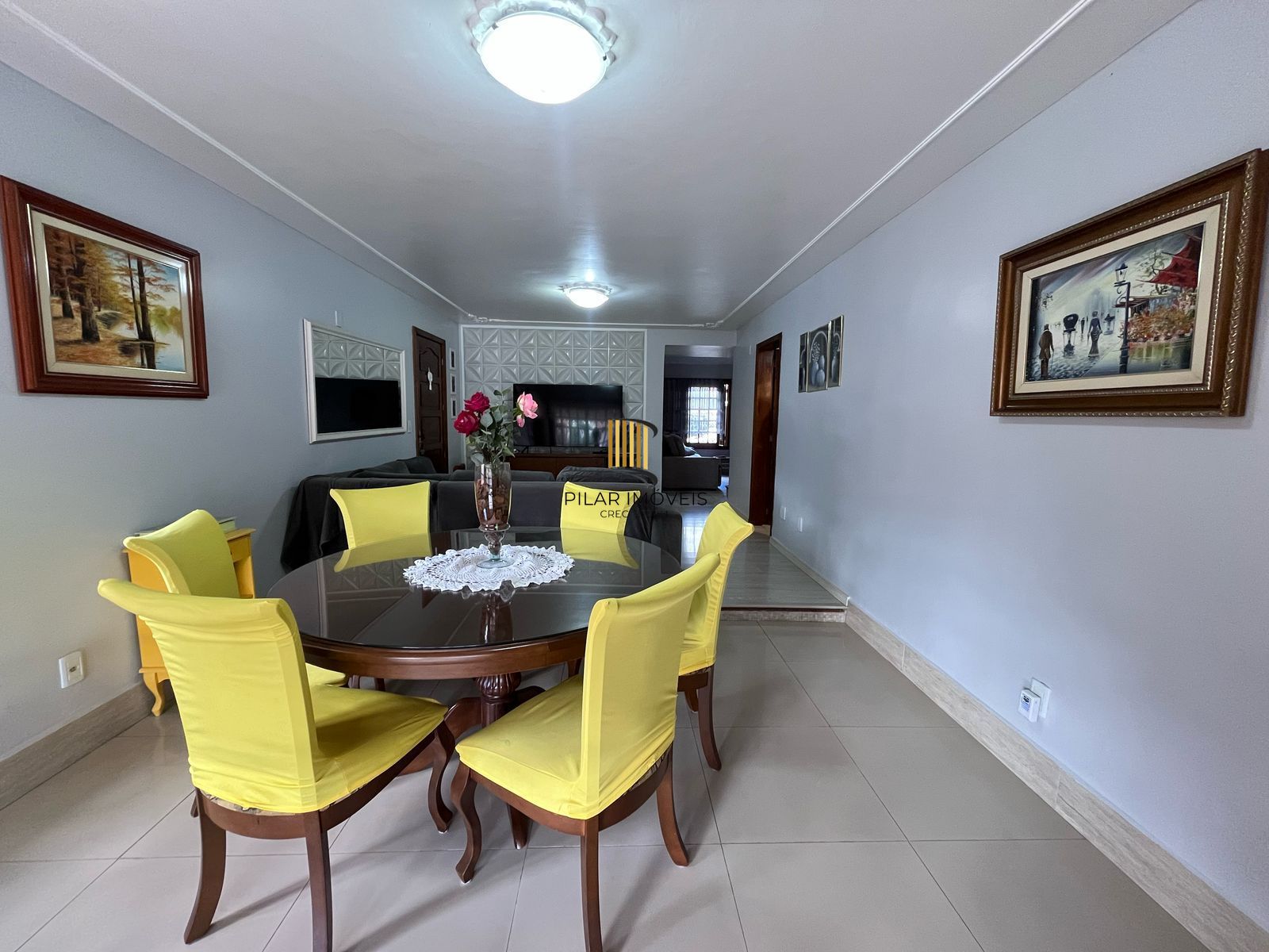 Casa com piscina a venda em Ipanema