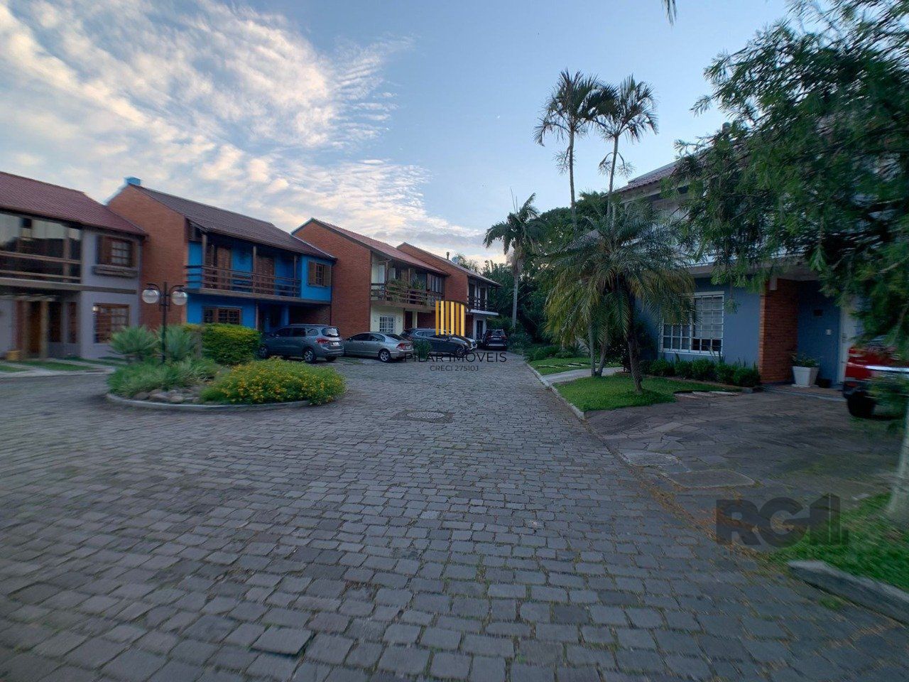 Casa 03 Dormitórios Condomínio Fechado Bairro Jardim Isabel