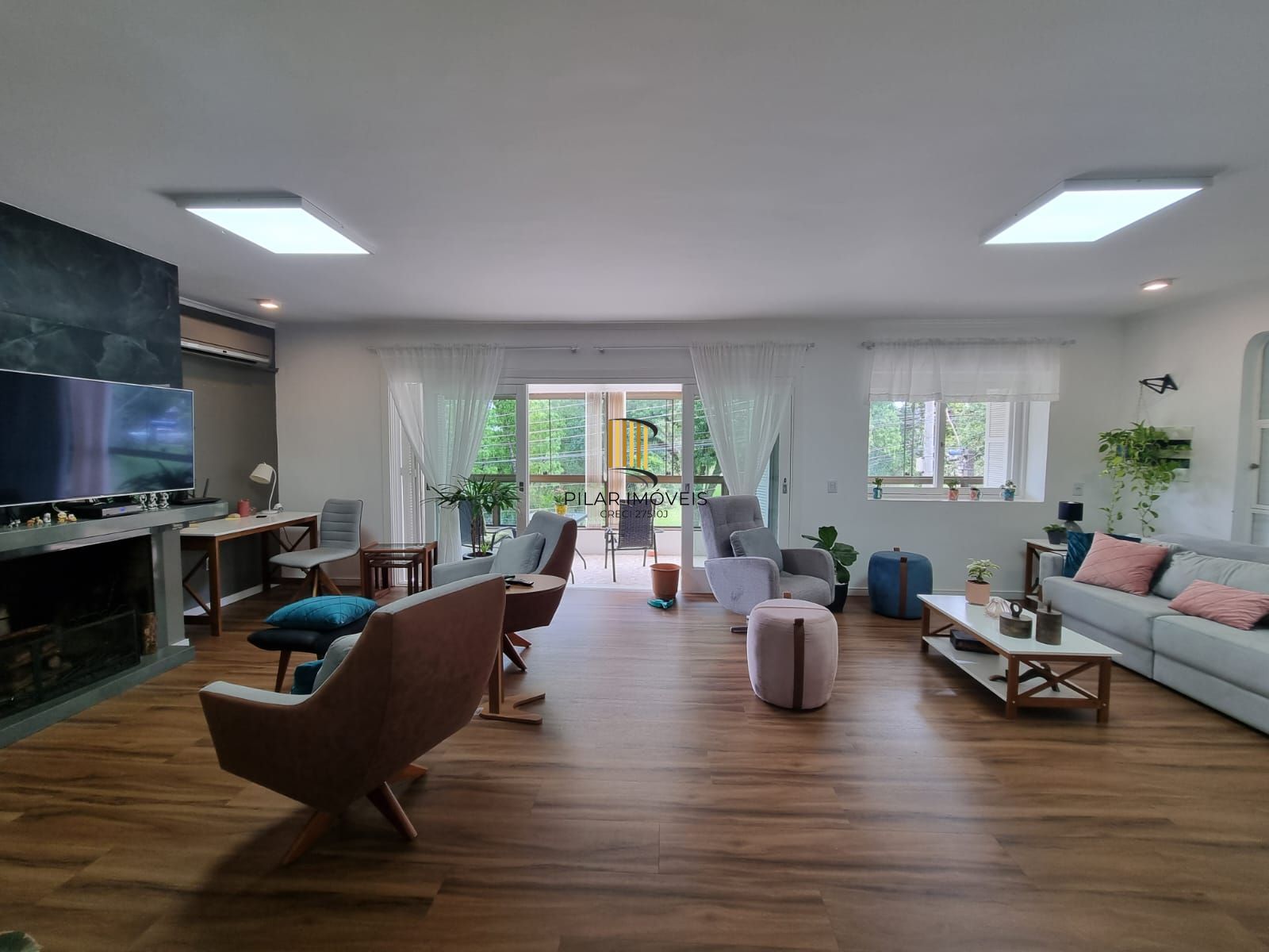 Casa terrea e reformada no bairro Nonoai