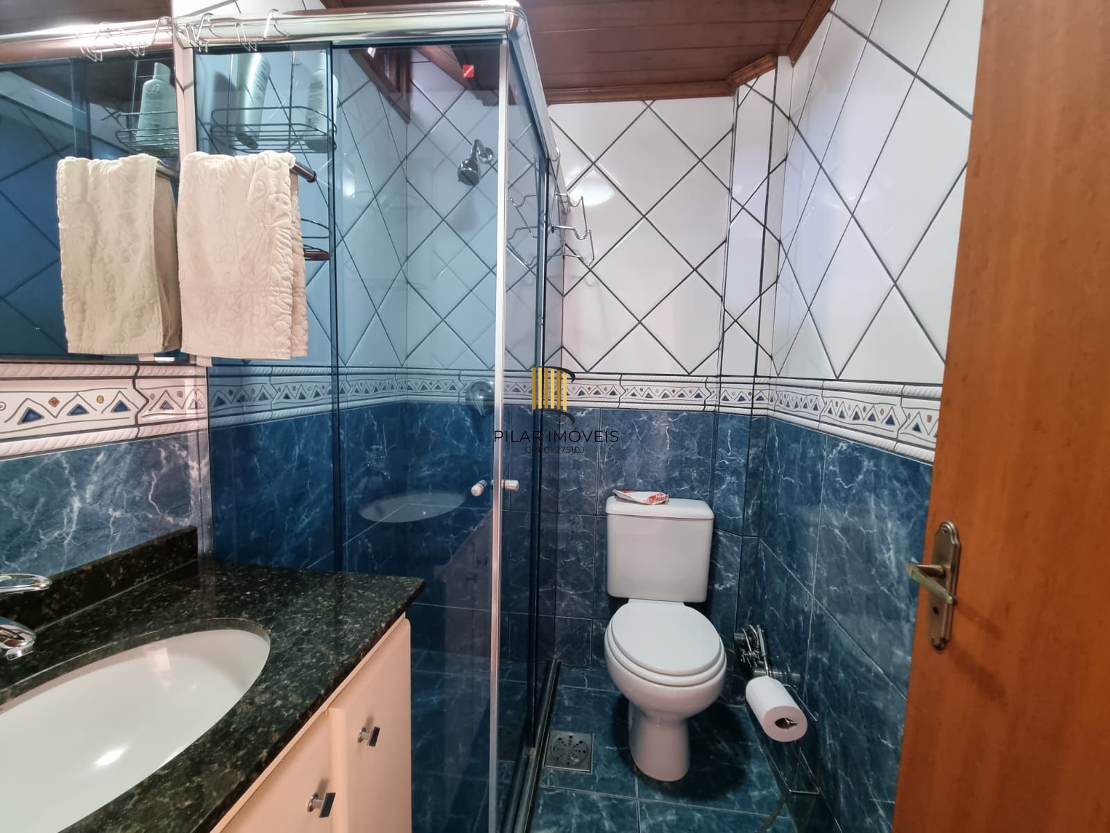 Casa de 3 Dormitórios em Condomínio Fechado Infra Completa