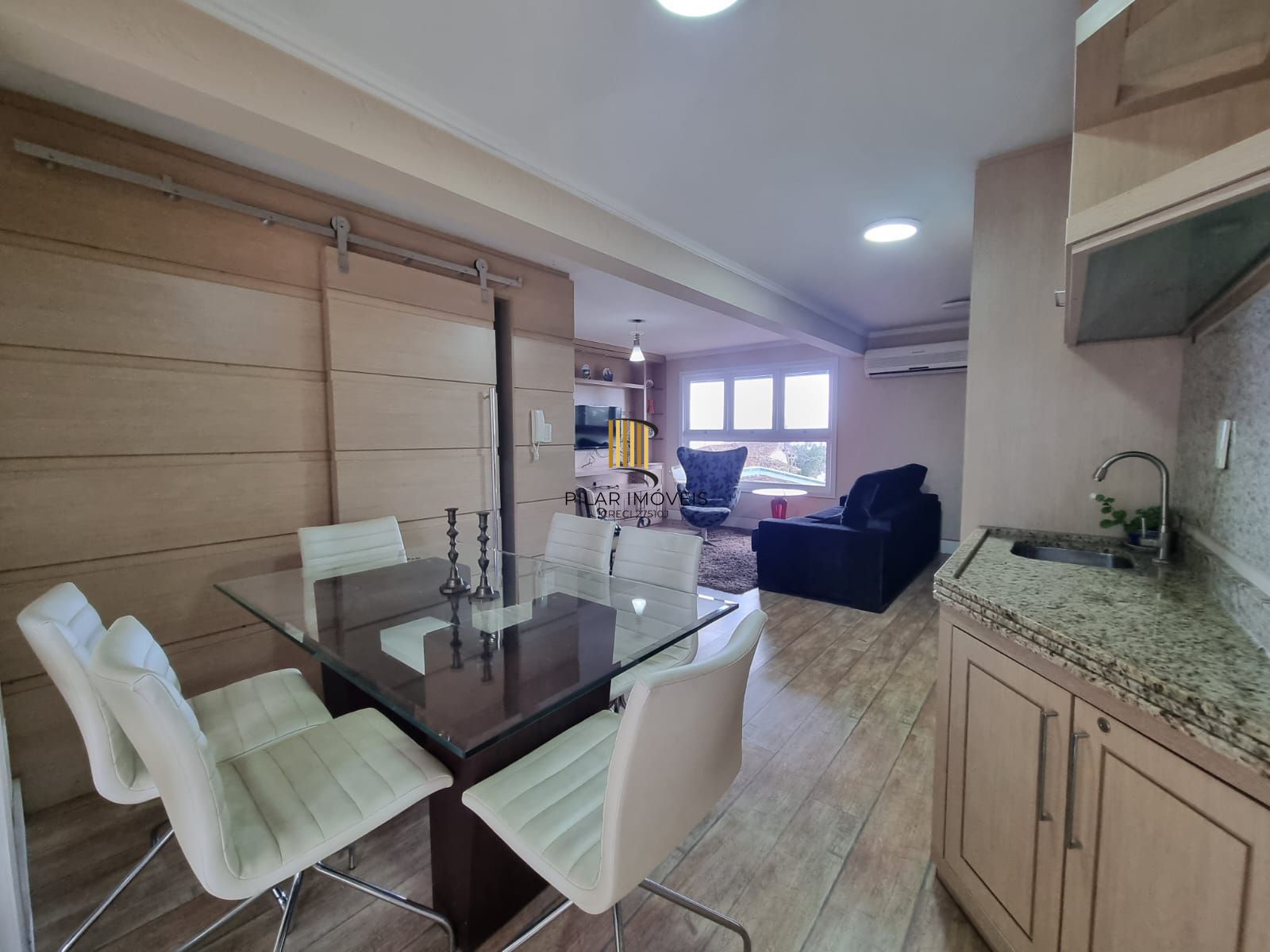 Casa em Condomínio 3 Suítes / Bairro Ipanema