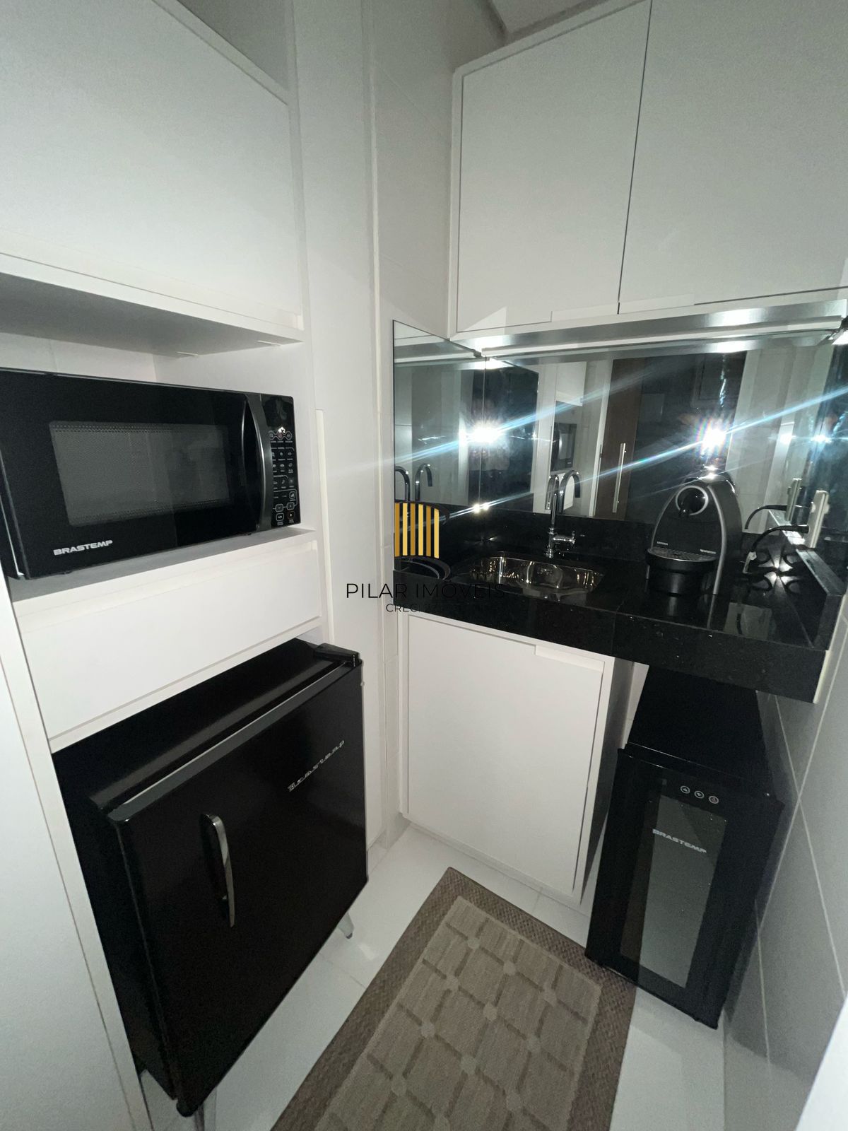Sala mobiliada no Diamond Tower