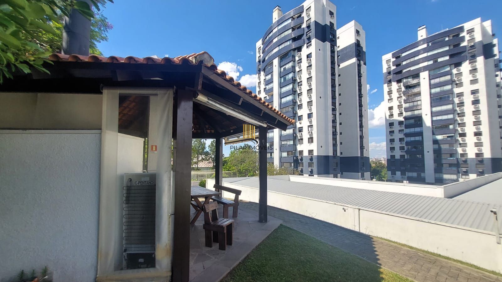 APARTAMENTO 3 DORMITÓRIOS - SUITE - CHURRASQUEIRA  - CRISTAL - PORTO ALEGRE - RS - Pilar Imóveis