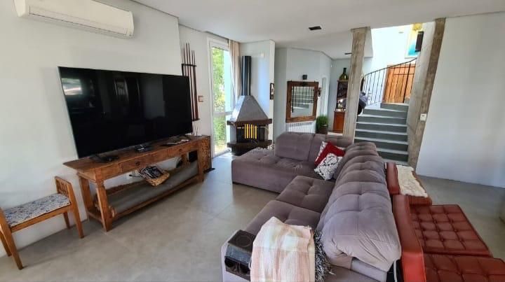 CASA COM PISCINA INDOOR NO CONDOMÍNIO VIVENDAS DA SERRA – CANELA/RS