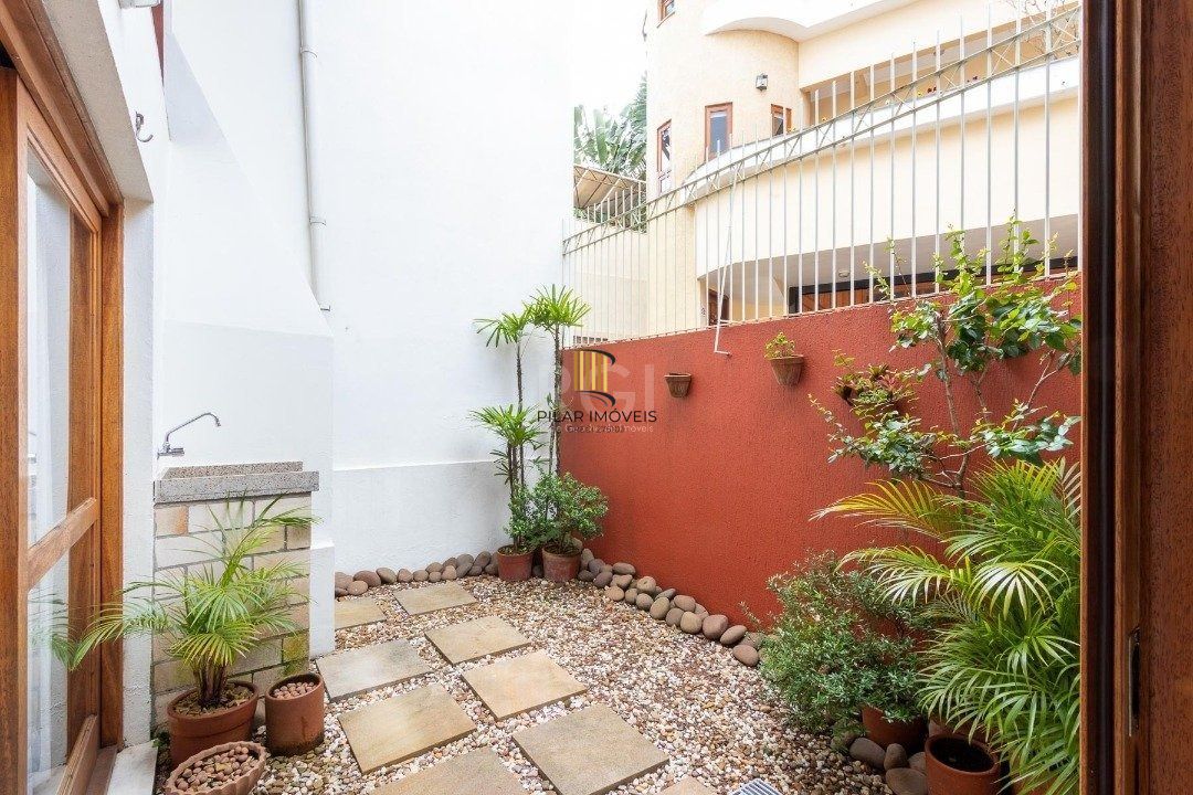 Casa a venda em condominio no bairro Jardim Isabel