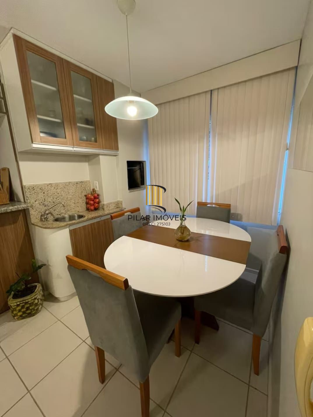 Apartamento Térreo Mobiliado Bairro Guarujá - 2 Dormitórios