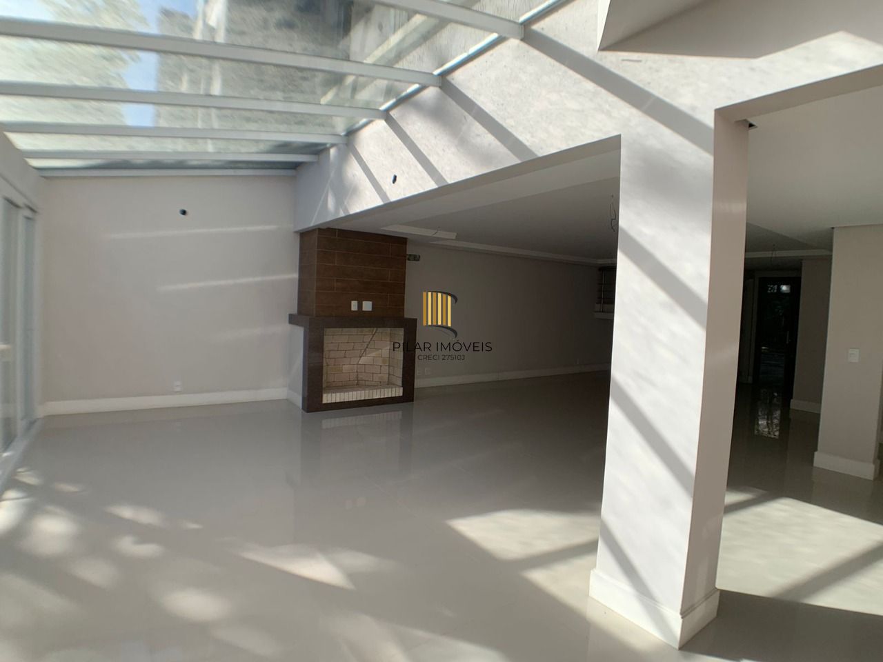 Casa Condominio para Venda - 343m², 3 dormitórios, sendo 3 suites, 2 vagas - Tristeza
