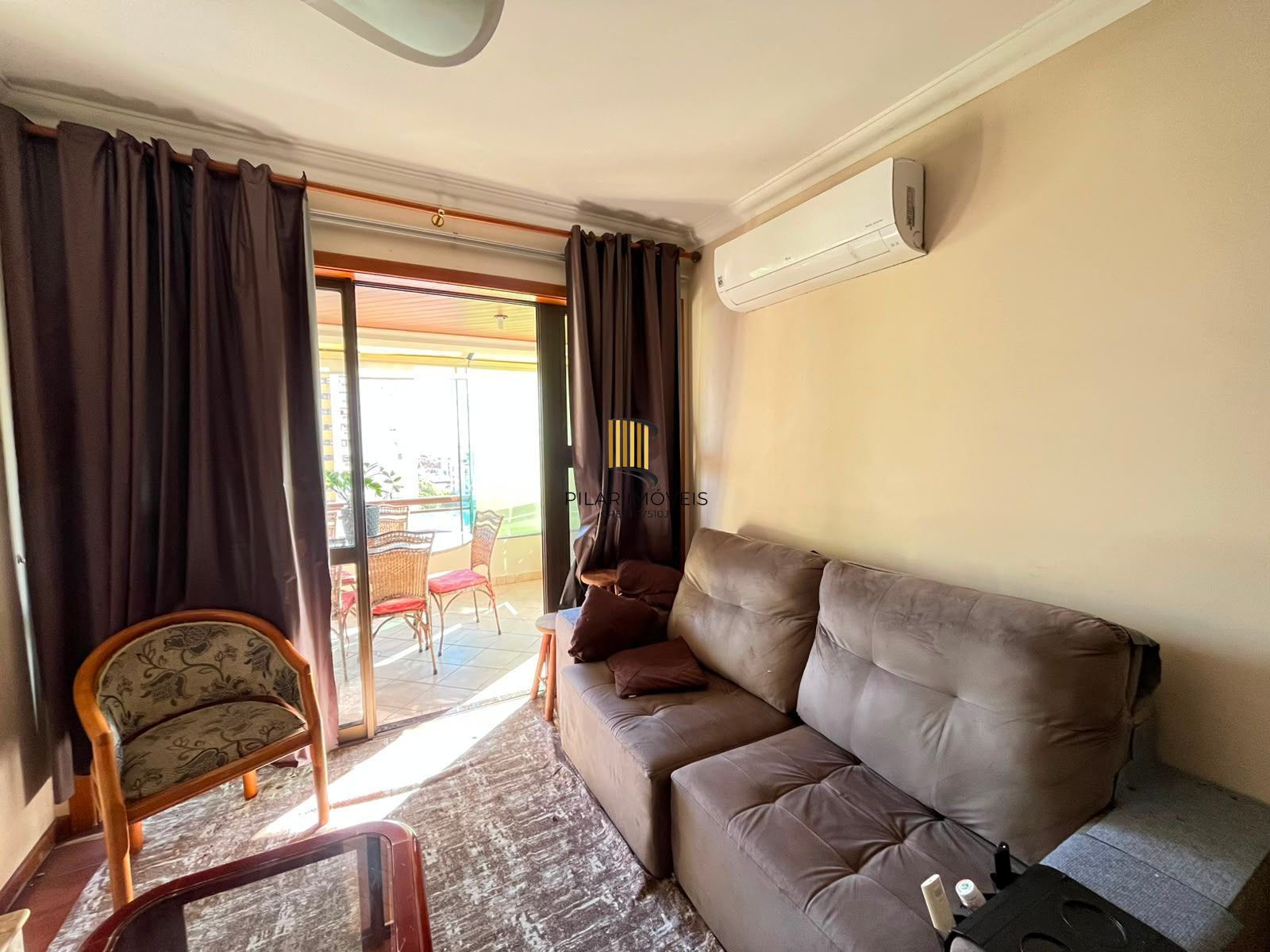 Apartamanto a venda no Menino Deus com 3 quartos e sacada