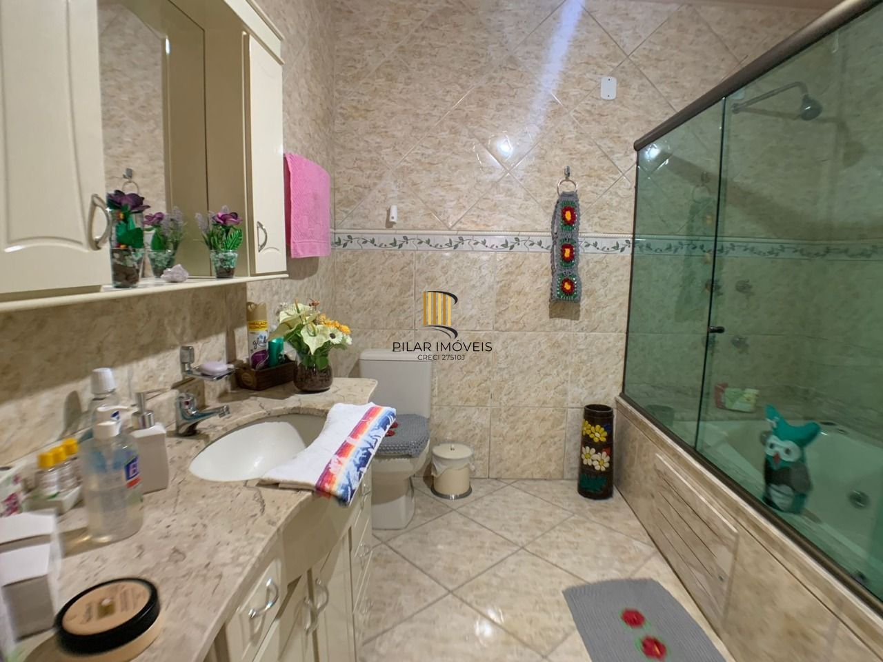 Casa para Venda - 318m², 3 dormitórios, Piscina, Bairro Guarujá