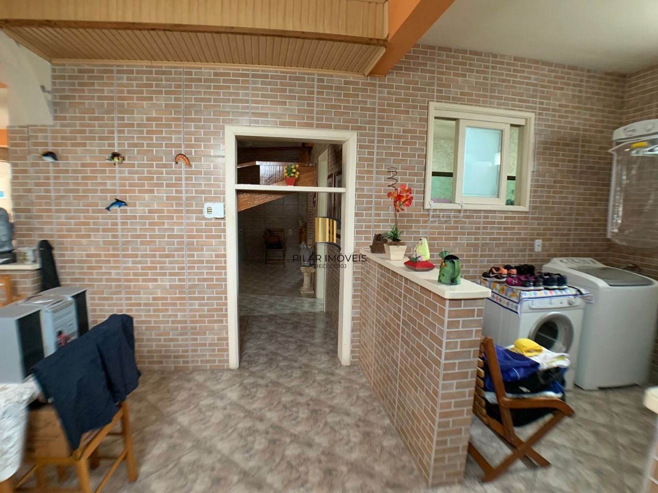 Casa para Venda - 318m², 3 dormitórios, Piscina, Bairro Guarujá