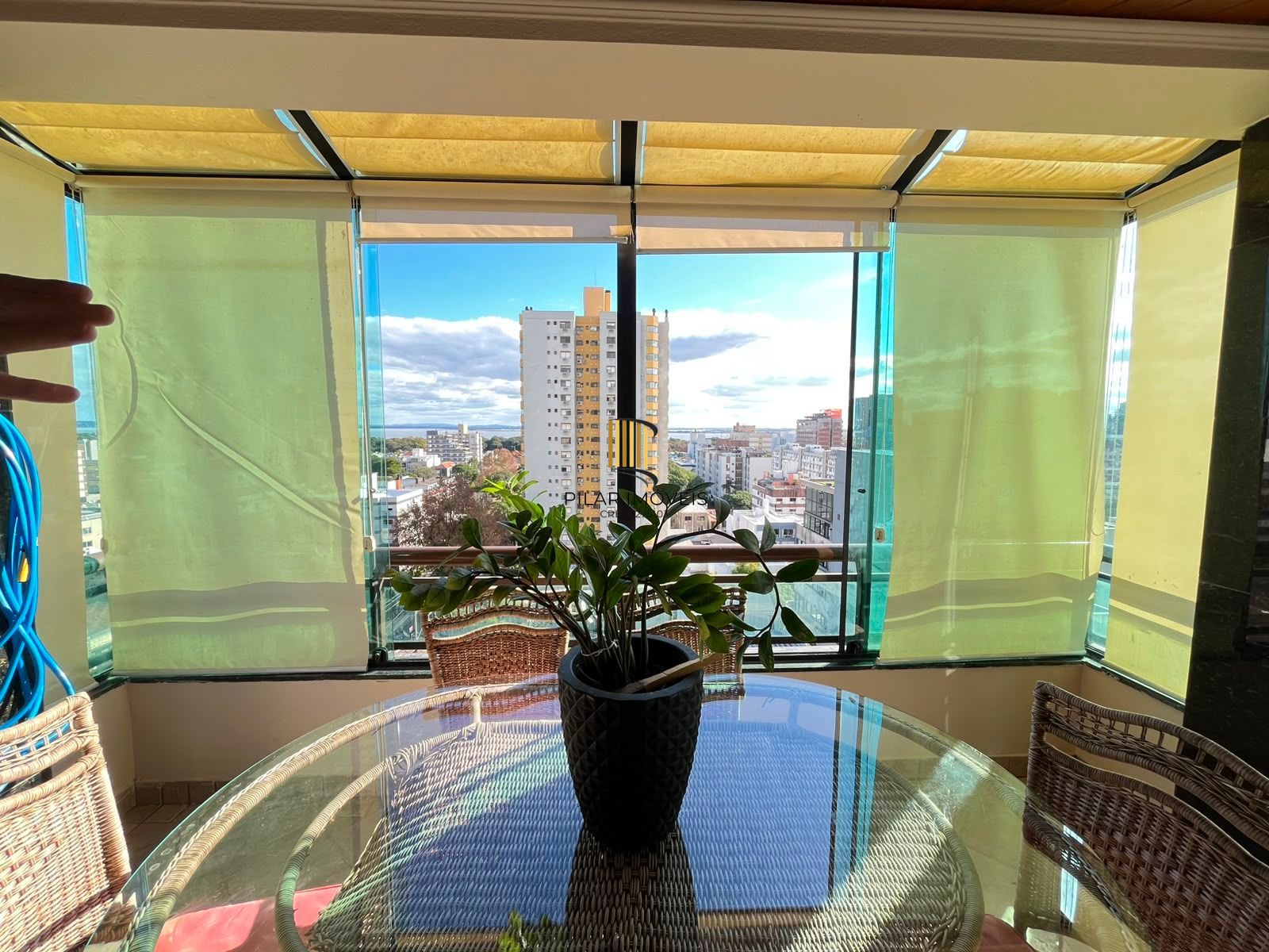 Apartamanto a venda no Menino Deus com 3 quartos e sacada