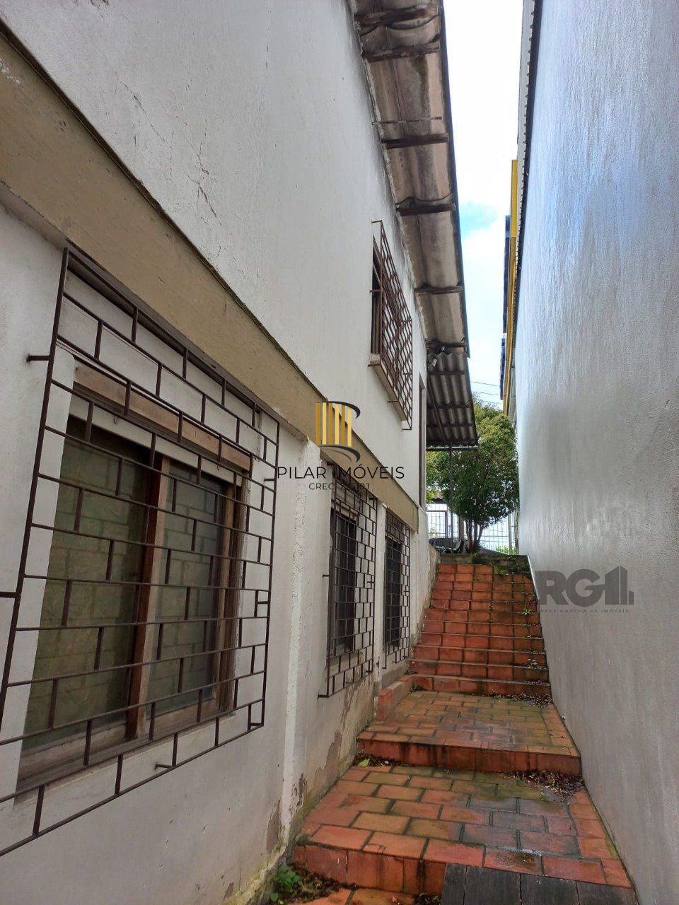 Excelente casa na av cavalhada com 3 dormitorios