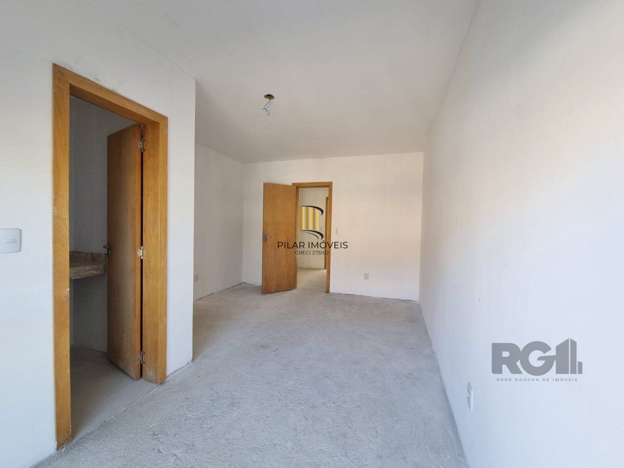 Casa 3 dormitórios no bairro Guarujá