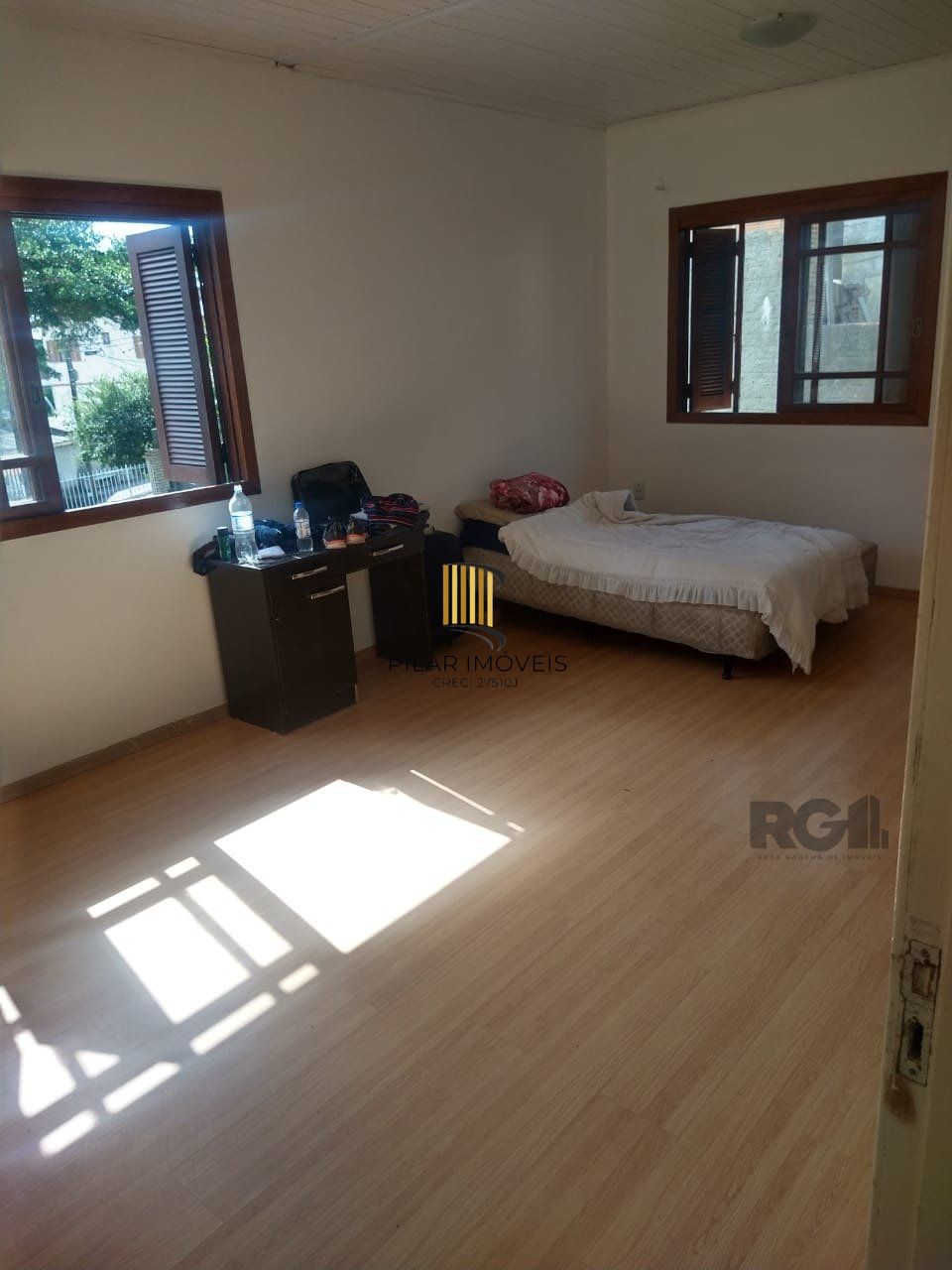 Casa Para Venda Com Amplo Pátio e Piscina