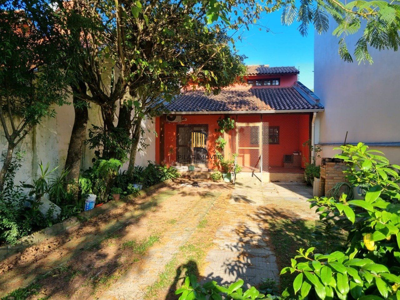 Linda Casa Bairro Ipanema 02 Dormitórios Suíte - Pilar Imóveis
