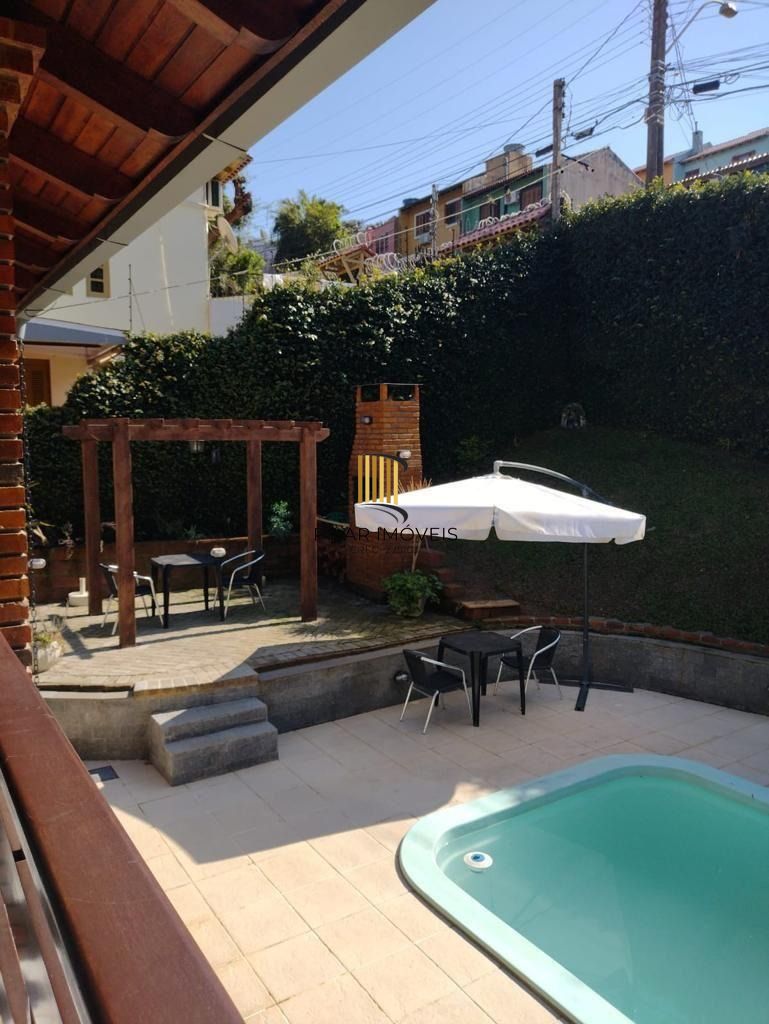 Linda Casa 4 Dormitórios Piscina, Churrasqueira, 4 Vagas Bairro Guarujá