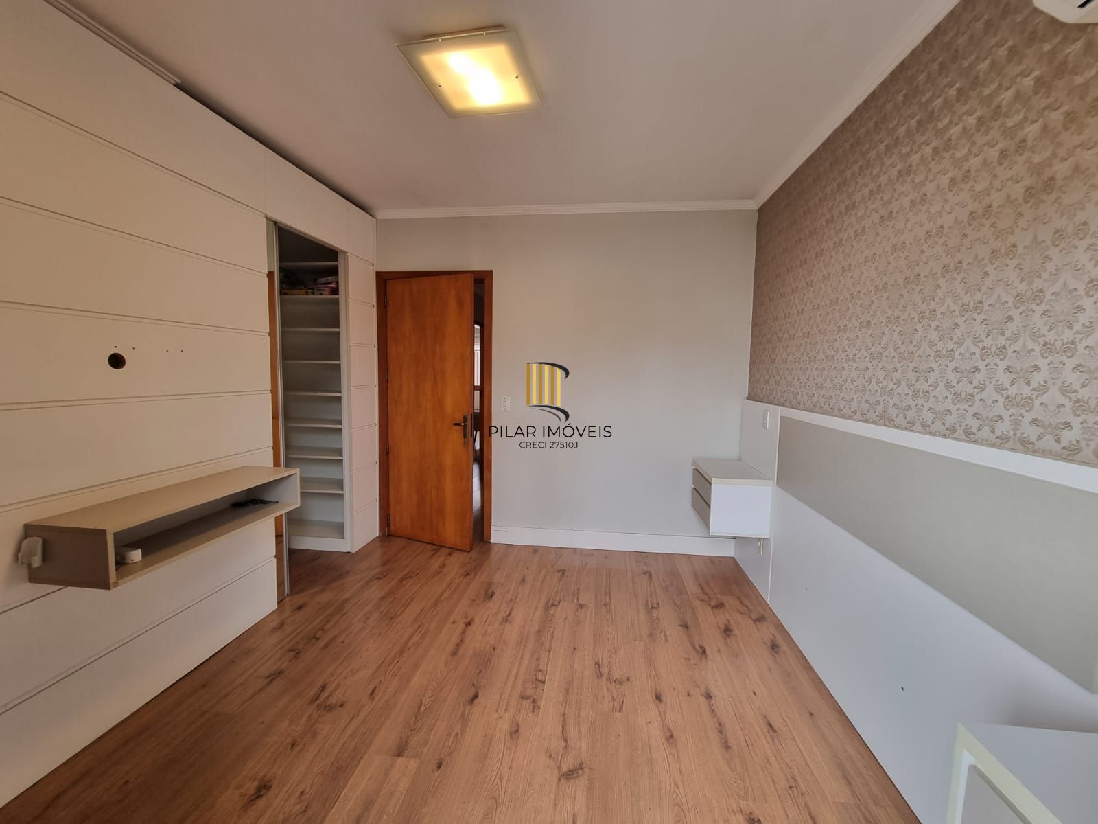 Casa 3 Dormitórios / Pátio com Churrasqueira / Jardins do Prado