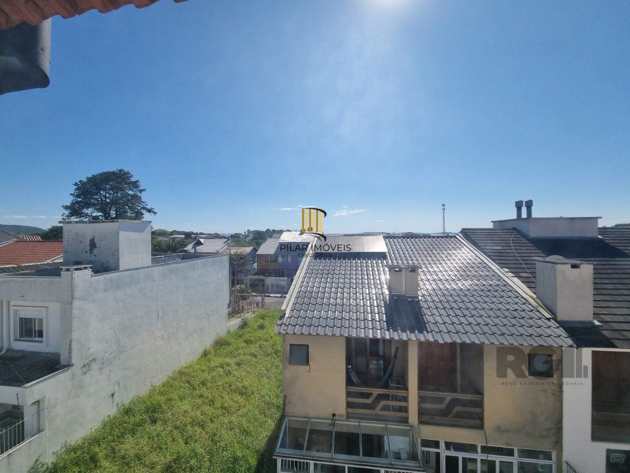 Casa 3 dormitórios no bairro Guarujá
