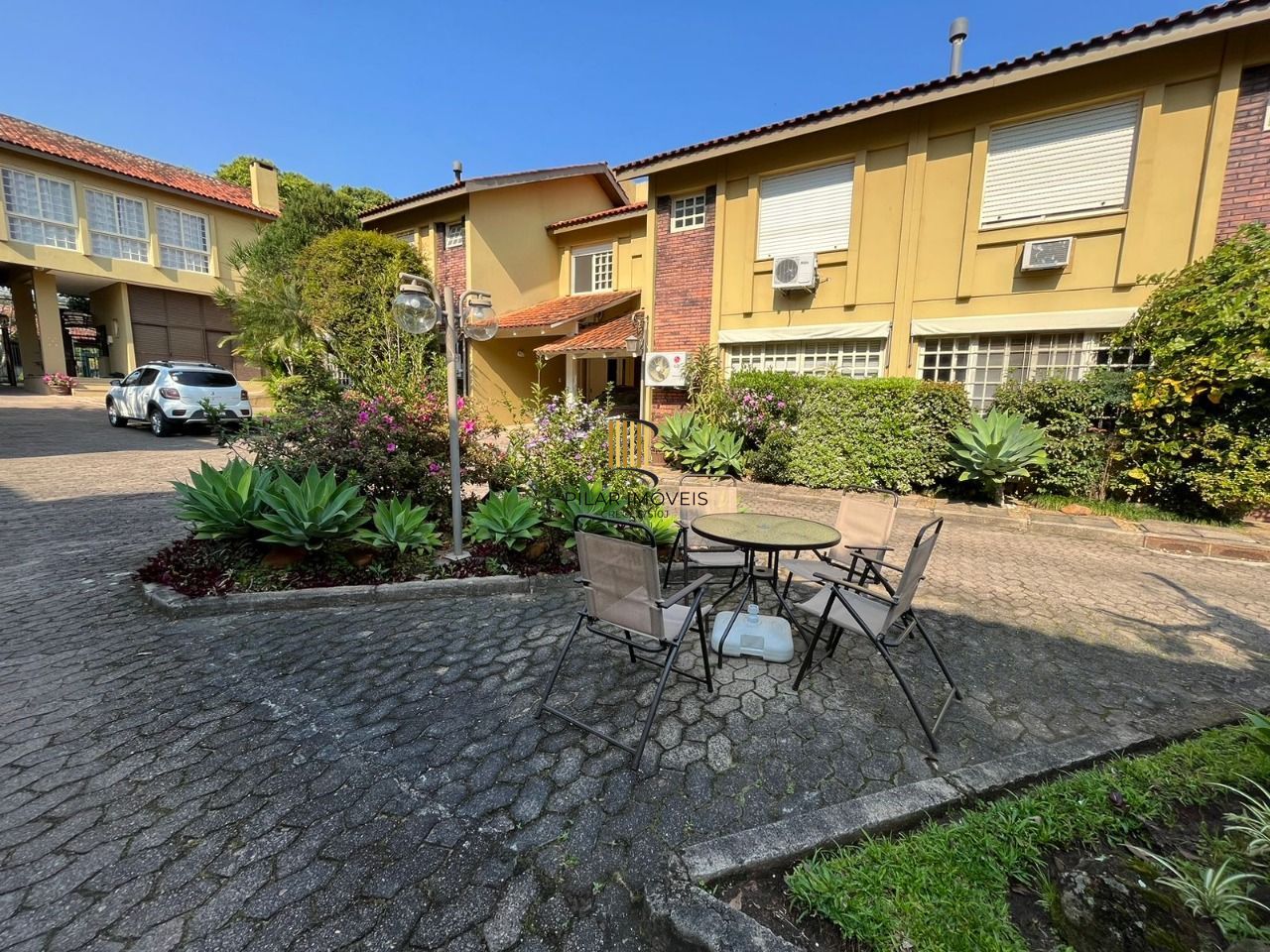 CASA EM CONDOMÍNIO / TRISTEZA / ZONA SUL