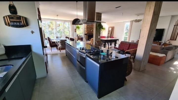 CASA COM PISCINA INDOOR NO CONDOMÍNIO VIVENDAS DA SERRA – CANELA/RS