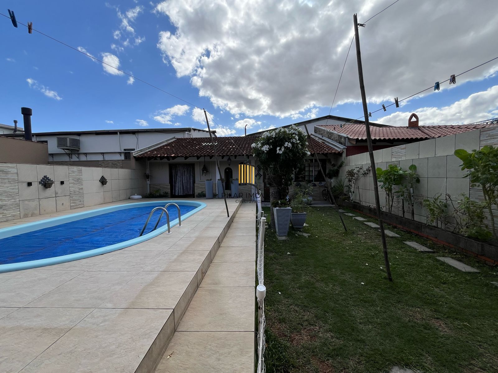 Casa com piscina a venda em Ipanema