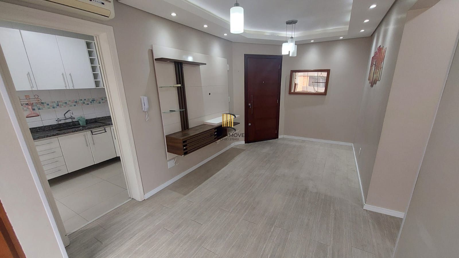 2 QUARTOS, SACADA COM CHURRASQUEIRA - ELEVADOR - CAVALHADA - PORTO ALEGRE - RS