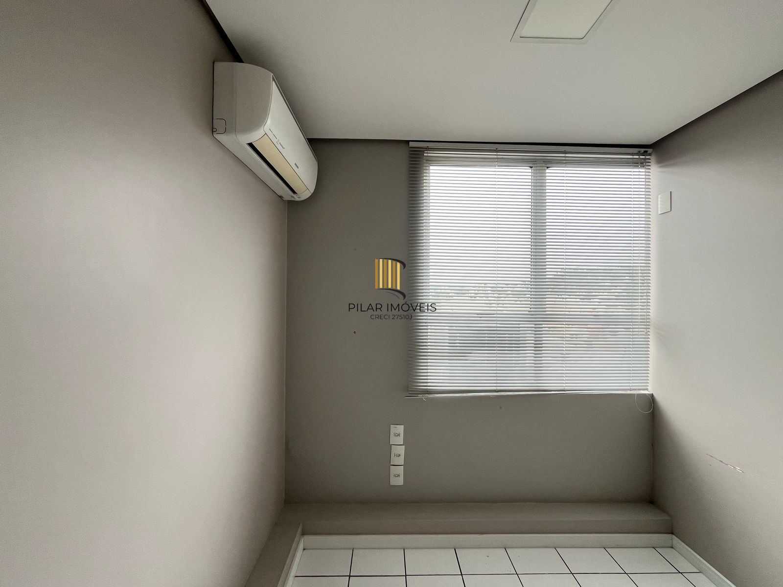 Sala para venda na Tristeza prédio Spazzio