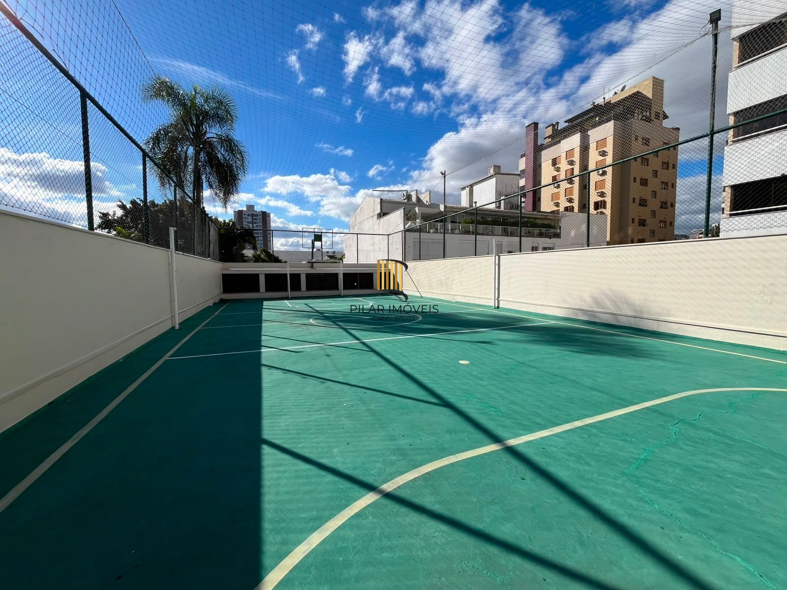 Apartamanto a venda no Menino Deus com 3 quartos e sacada