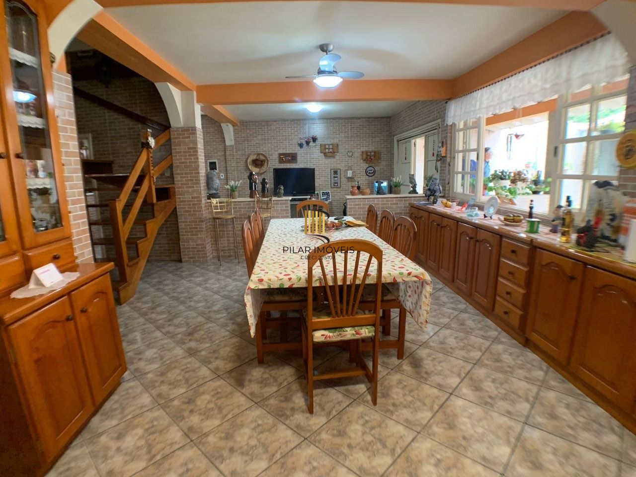 Casa para Venda - 318m², 3 dormitórios, Piscina, Bairro Guarujá