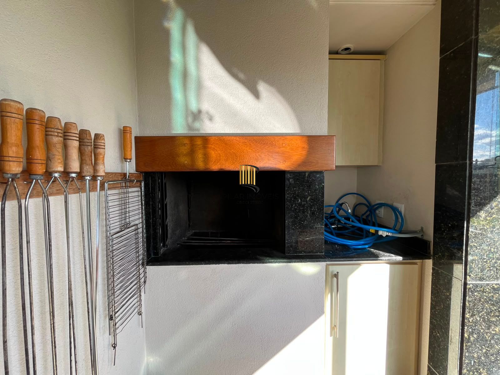 Apartamanto a venda no Menino Deus com 3 quartos e sacada