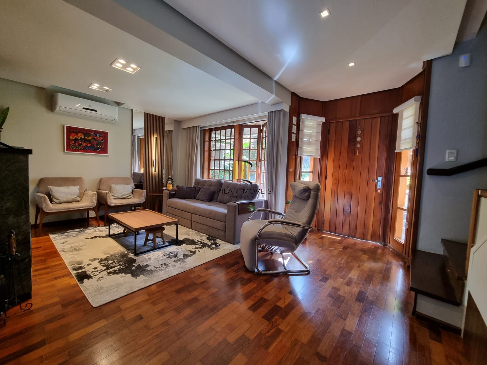 Casa de 3 Dormitórios em Condomínio Fechado Infra Completa