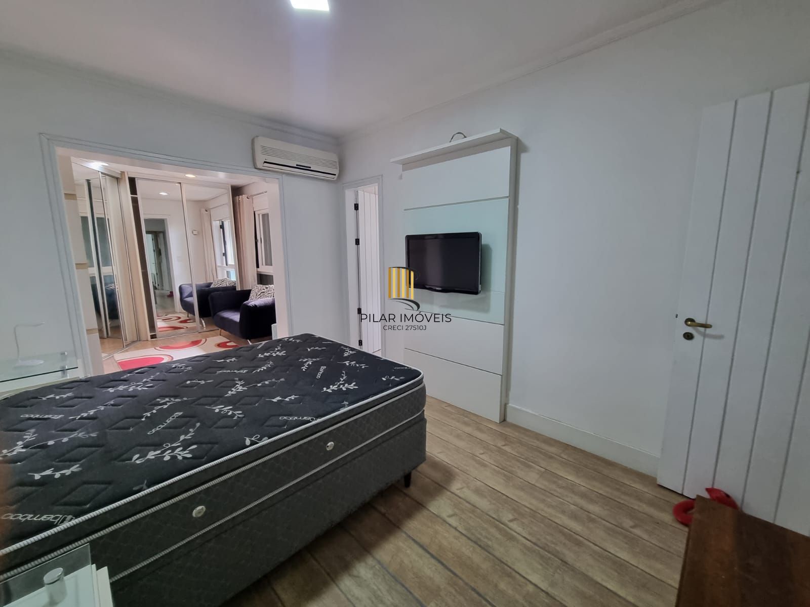 Casa em Condomínio 3 Suítes / Bairro Ipanema