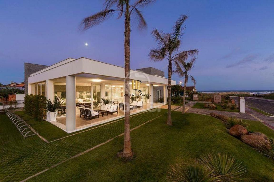 Loft Mobiliado com Espaço Gourmet no Rossi Atlântida – Conforto e Luxo à Beira-Mar!