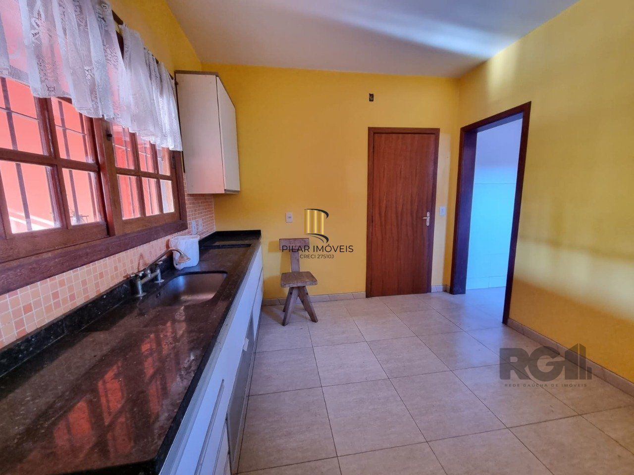 Linda Casa Bairro Ipanema 02 Dormitórios Suíte